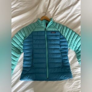 Women’s Patagonia Down Sweater (puffer jacket)